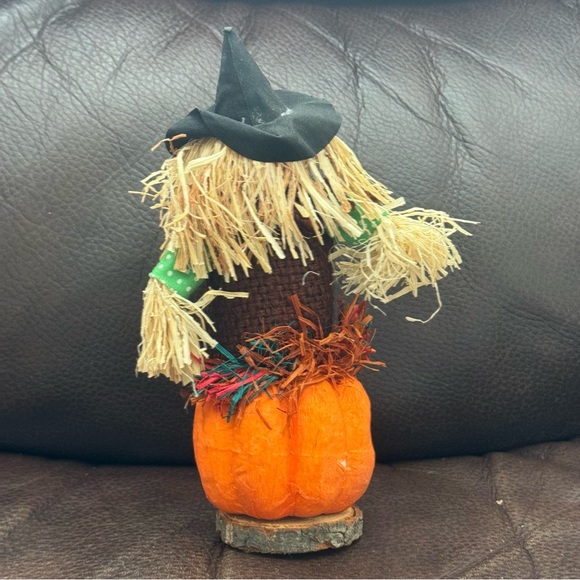 Scarecrow Witch on Jack o’ Lantern - Vintage Hand Crafted Straw Figurine READ - Picture 7 of 9